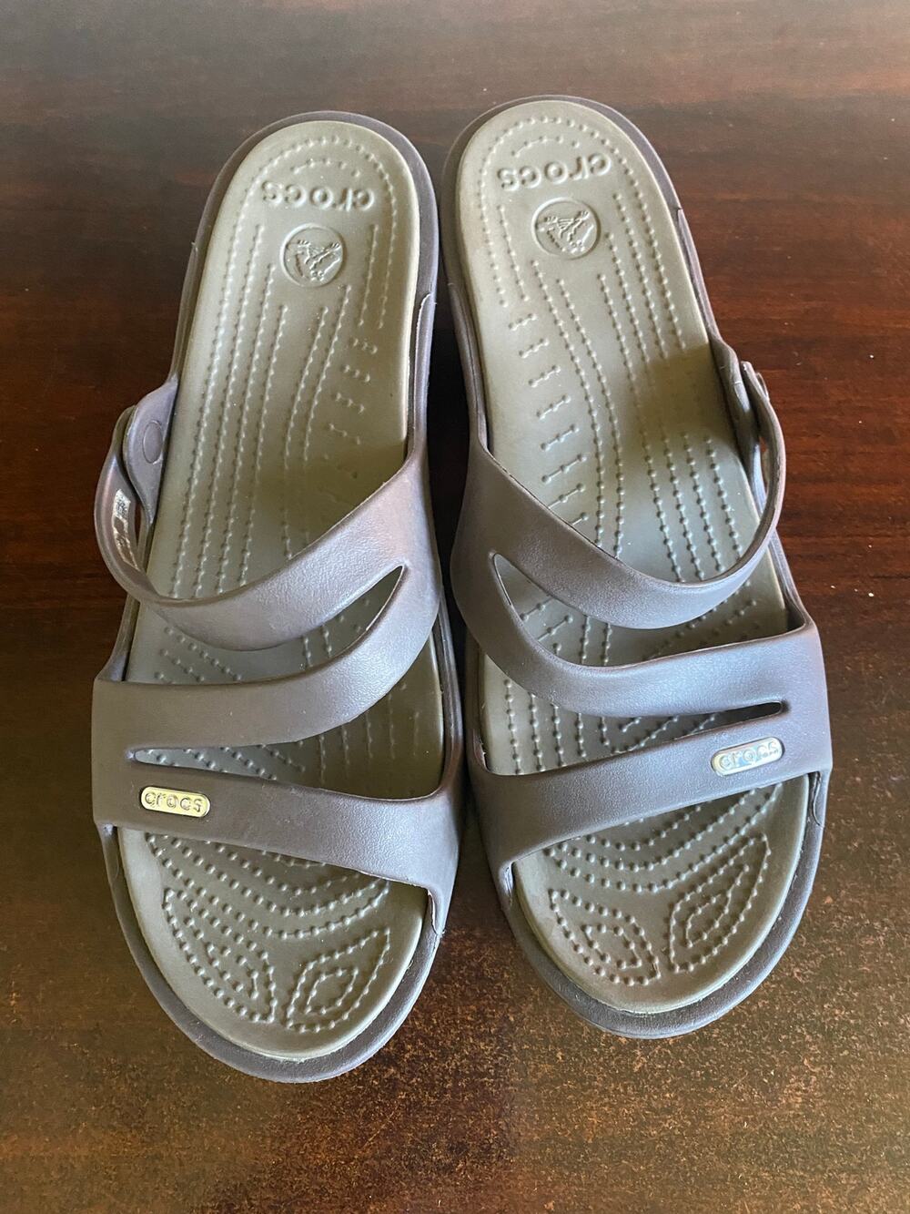 Crocs Brown Patricia Mini Wedge Sandal Strappy Comfort Lightweight Quick dry 10